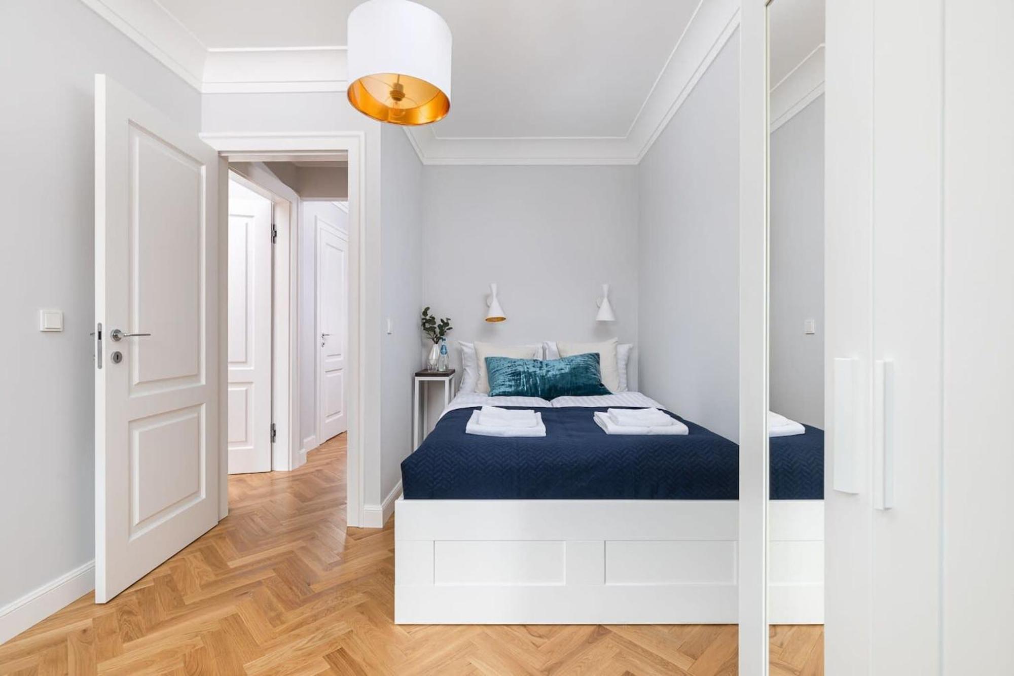 Plac Zamkowy - Apartment With City View By Noclegi Renters Varsovia Exterior foto