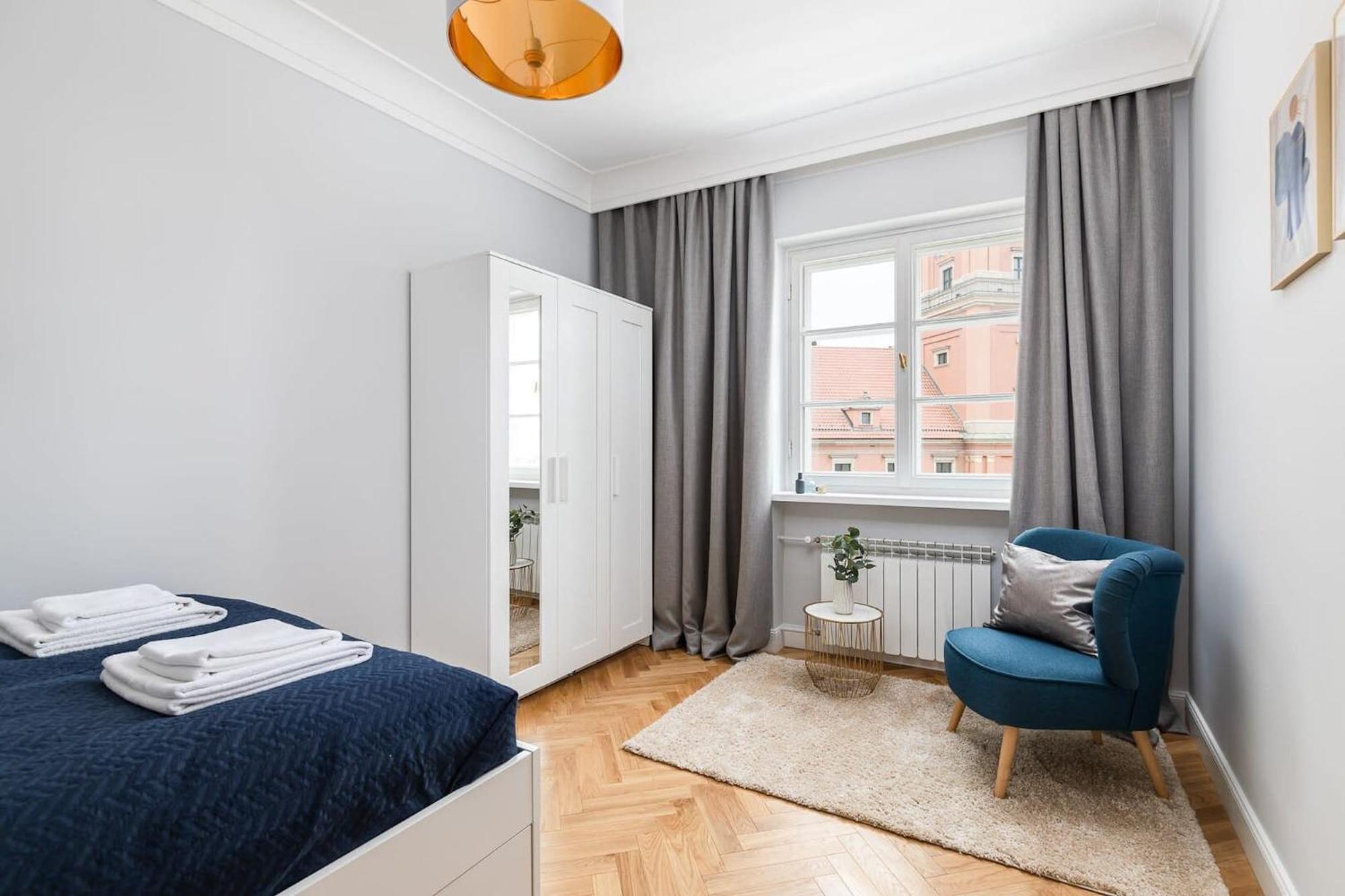 Plac Zamkowy - Apartment With City View By Noclegi Renters Varsovia Exterior foto